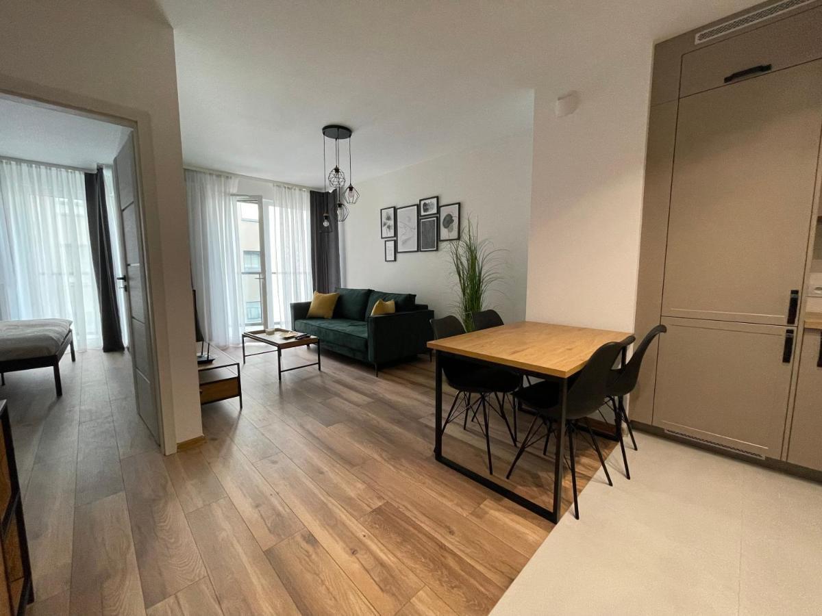 Newport Industrial Apartment Warsawa Bagian luar foto